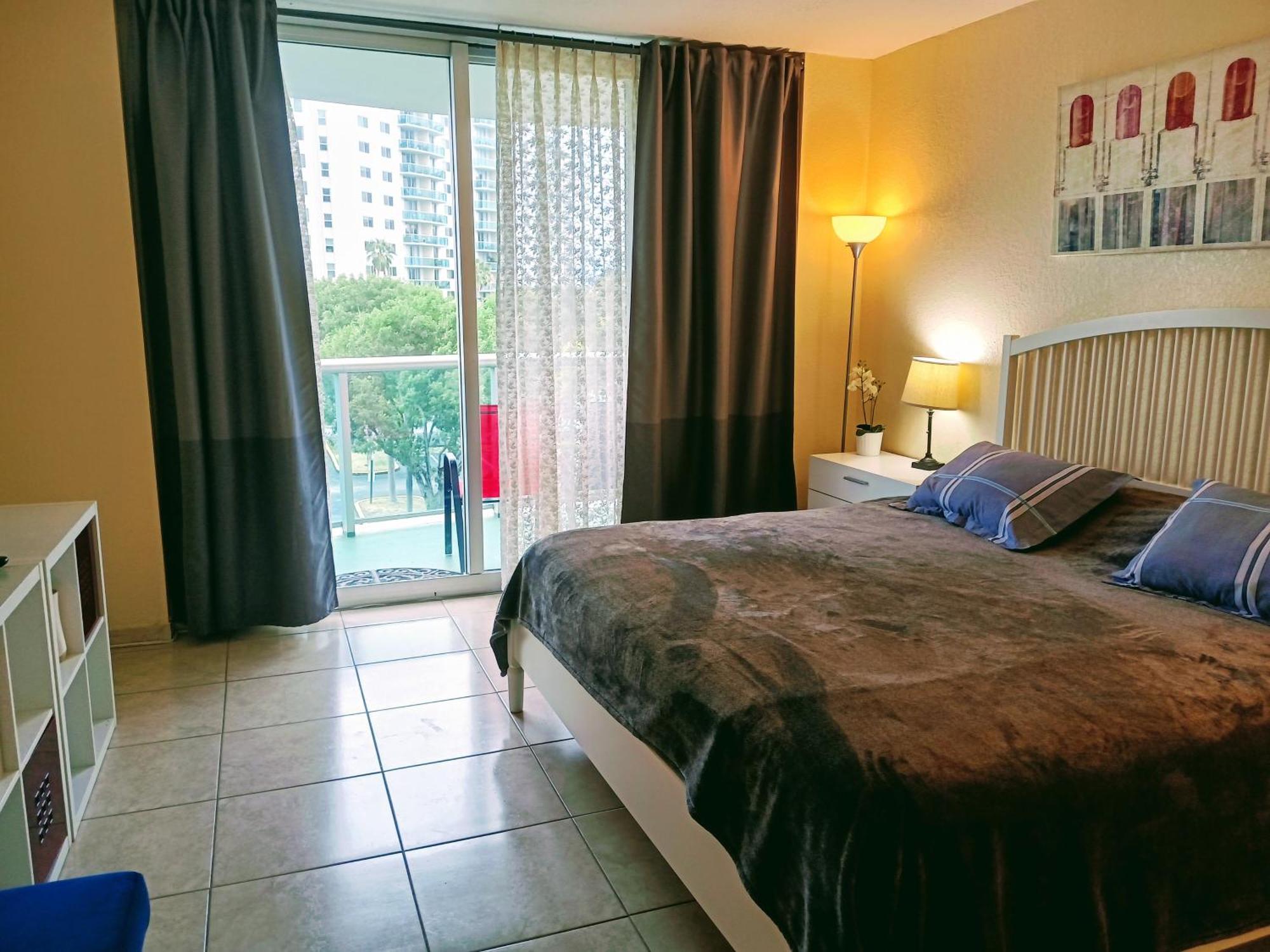 Ocean Reserve Sunny Isles Beach Exterior photo