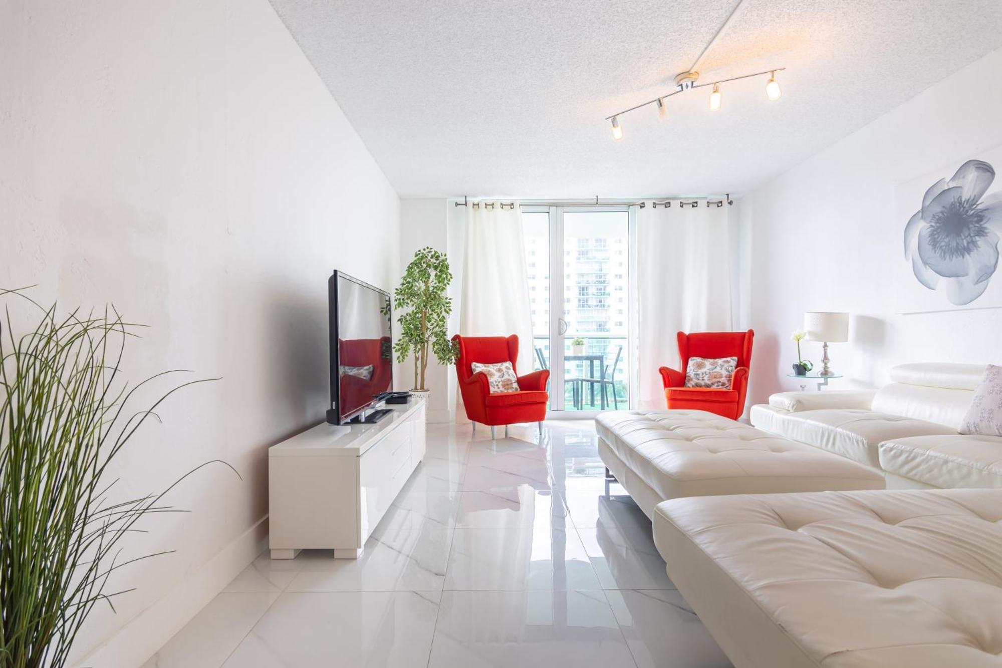 Ocean Reserve Sunny Isles Beach Exterior photo