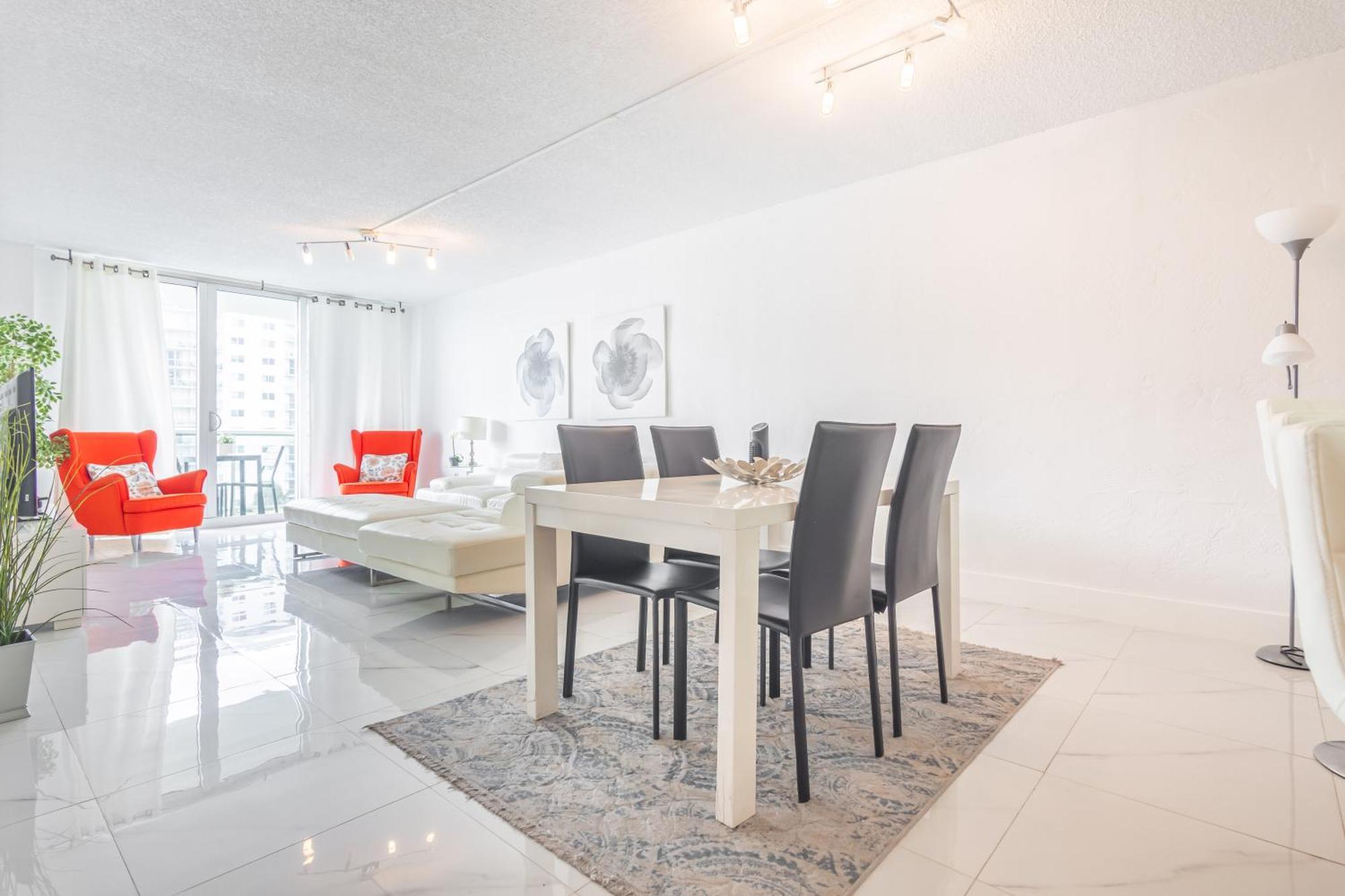 Ocean Reserve Sunny Isles Beach Exterior photo