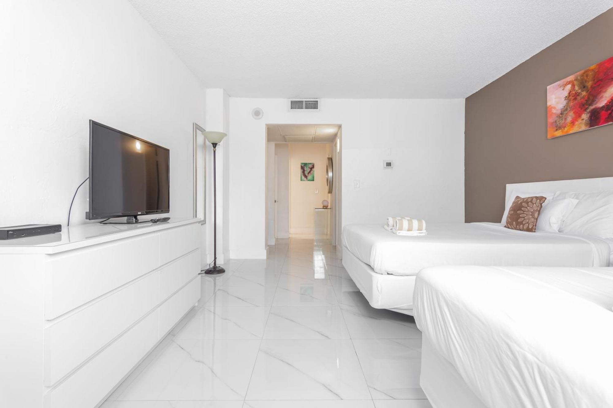 Ocean Reserve Sunny Isles Beach Exterior photo